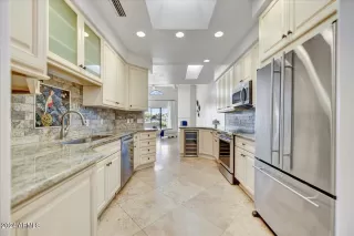 Photo #5: 6775663 Listing