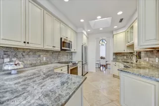 Photo #6: 6775663 Listing