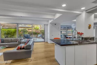 Photo #4: 6775711 Listing