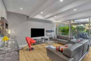 Photo #5: 6775711 Listing