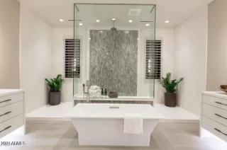 Photo #4: 6775770 Listing