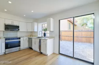 Photo #2: 6775829 Listing