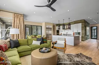 Photo #6: 6775900 Listing