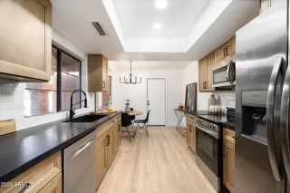 Photo #4: 6775988 Listing 