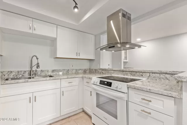 MLS: 6776004 Condo For Sale