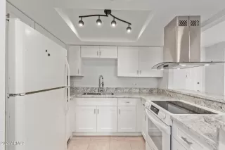 Photo #3: 6776004 Listing 