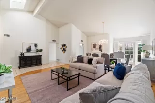 Photo #5: 6776326 Listing