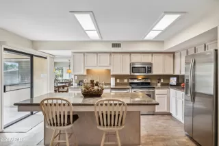 Photo #1: 6776628 Listing 