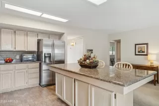 Photo #2: 6776628 Listing 