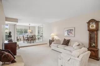 Photo #5: 6776628 Listing 