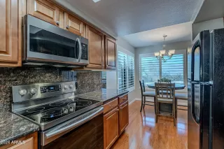 Photo #5: 6776729 Listing