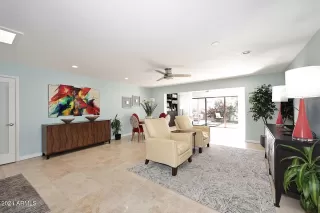 Photo #4: 6777379 Listing