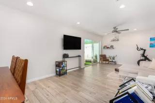 Photo #5: 6777686 Listing