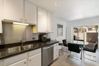 Photo #6: 6777707 Listing 