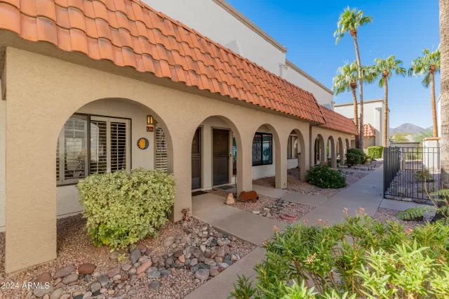 MLS: 6777937 Condo For Sale