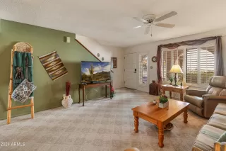 Photo #6: 6777937 Listing