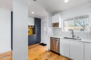 Photo #6: 6778853 Listing 