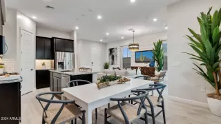 Photo #5: 6778883 Listing