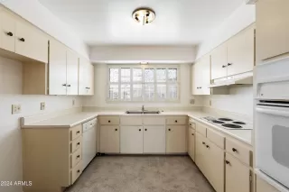 Photo #6: 6778901 Listing