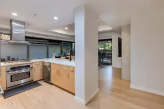 Photo #4: 6779086 Listing