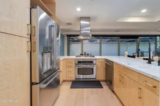 Photo #6: 6779086 Listing