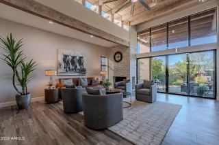 Photo #6: 6779829 Listing