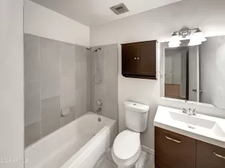 Photo #6: 6779830 Listing
