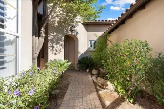 Photo #2: 6780528 Listing