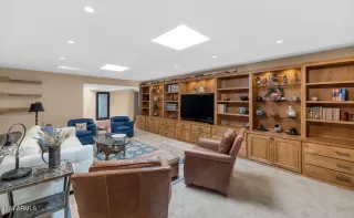 Photo #6: 6780608 Listing