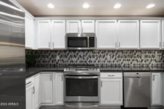 Photo #3: 6780792 Listing