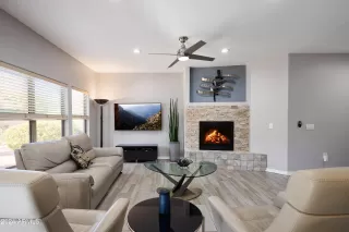 Photo #5: 6780792 Listing