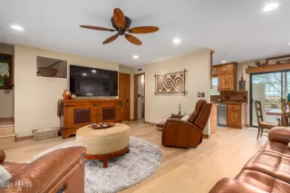 Photo #6: 6780906 Listing