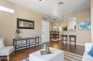 Photo #2: 6780971 Listing