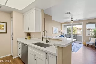 Photo #5: 6780971 Listing