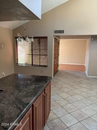 Photo #5: 6781008 Listing 