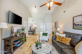 Photo #4: 6781162 Listing