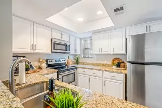 Photo #6: 6781162 Listing