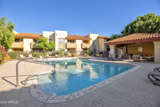 Photo #6: 6781213 Listing