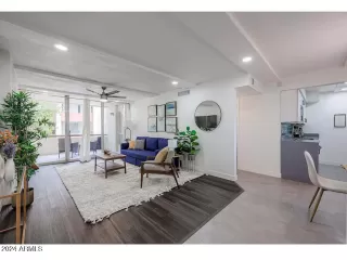 Photo #2: 6781298 Listing