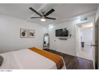 Photo #6: 6781298 Listing