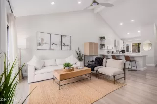 Photo #3: 6781366 Listing 