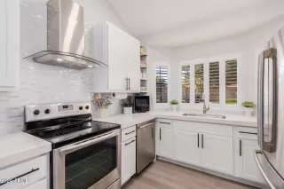 Photo #5: 6781366 Listing 