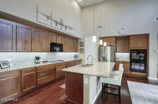 Photo #2: 6781391 Listing