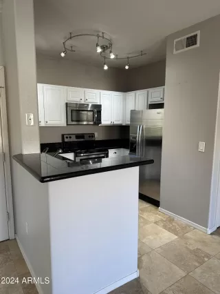 Photo #1: 6781428 Listing 