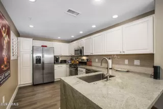 Photo #6: 6781615 Listing