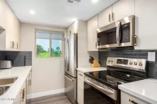 Photo #3: 6781618 Listing