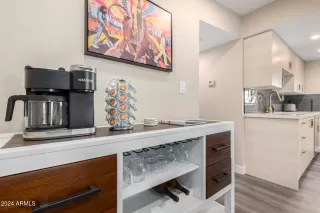 Photo #4: 6781618 Listing