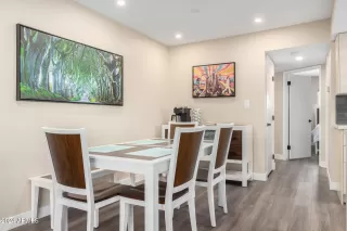 Photo #5: 6781618 Listing