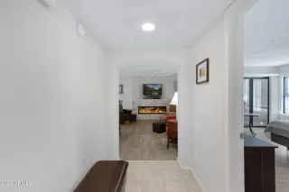 Photo #4: 6781628 Listing