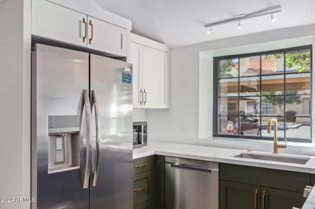 MLS: 6781633 Condo For Sale